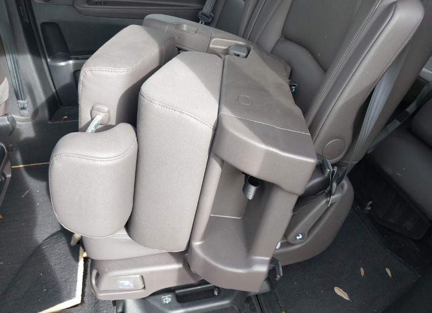 Photo 12 of 2018 Honda Odyssey ELITE (VIN 5FNRL6H99JB054968)