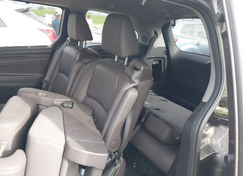 Photo 6 of 2018 Honda Odyssey ELITE (VIN 5FNRL6H99JB054968)