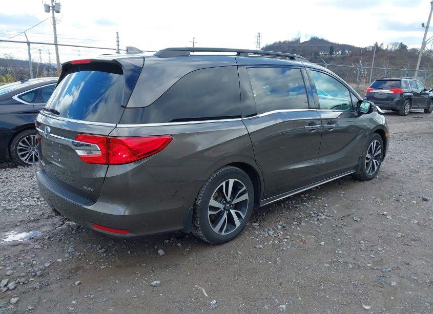 Photo 4 of 2020 Honda Odyssey ELITE (VIN 5FNRL6H99LB041981)