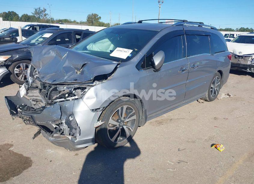 Photo 2 of 2020 Honda Odyssey ELITE (VIN 5FNRL6H99LB055508)