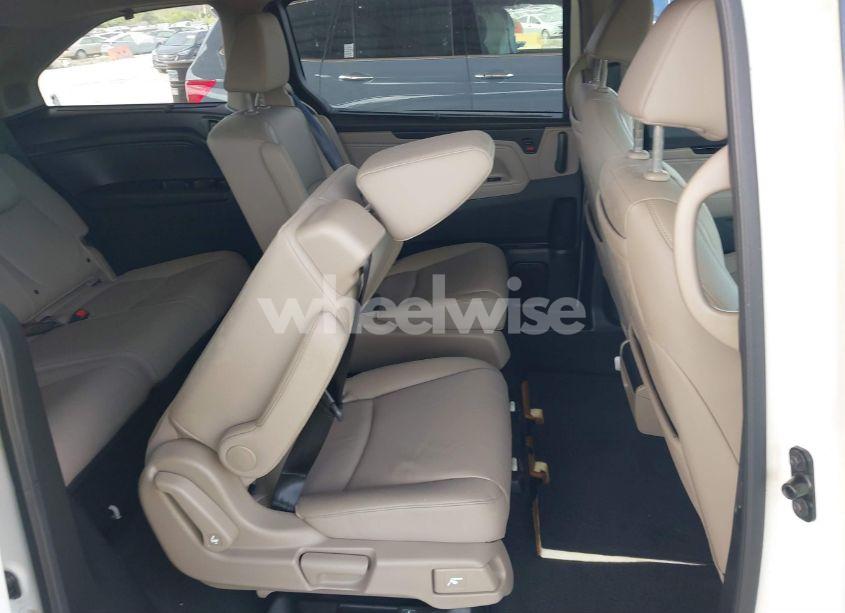 Photo 8 of 2018 Honda Odyssey ELITE (VIN 5FNRL6H9XJB014236)