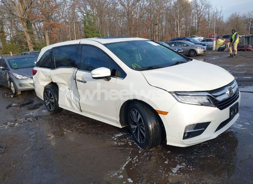 2018 Honda Odyssey ELITE (VIN 5FNRL6H9XJB064876) main photo