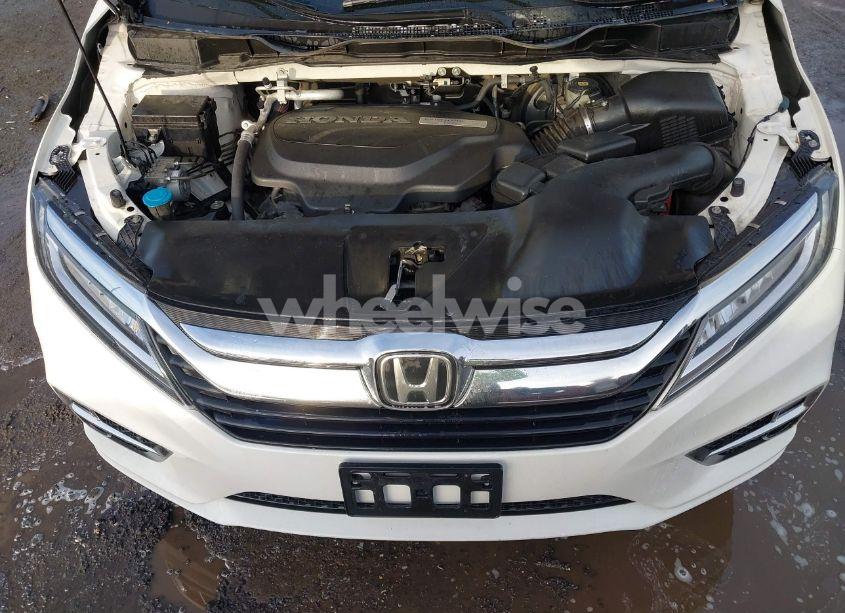 Photo 10 of 2018 Honda Odyssey ELITE (VIN 5FNRL6H9XJB064876)