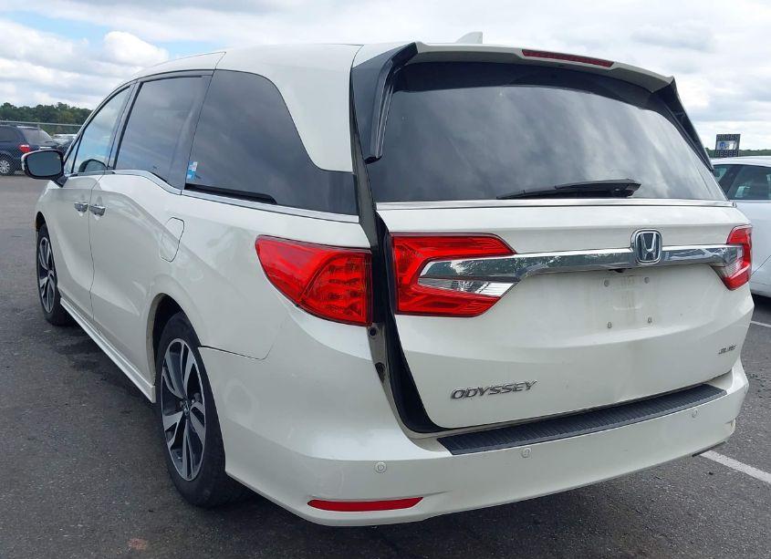 Photo 3 of 2019 Honda Odyssey ELITE (VIN 5FNRL6H9XKB020295)