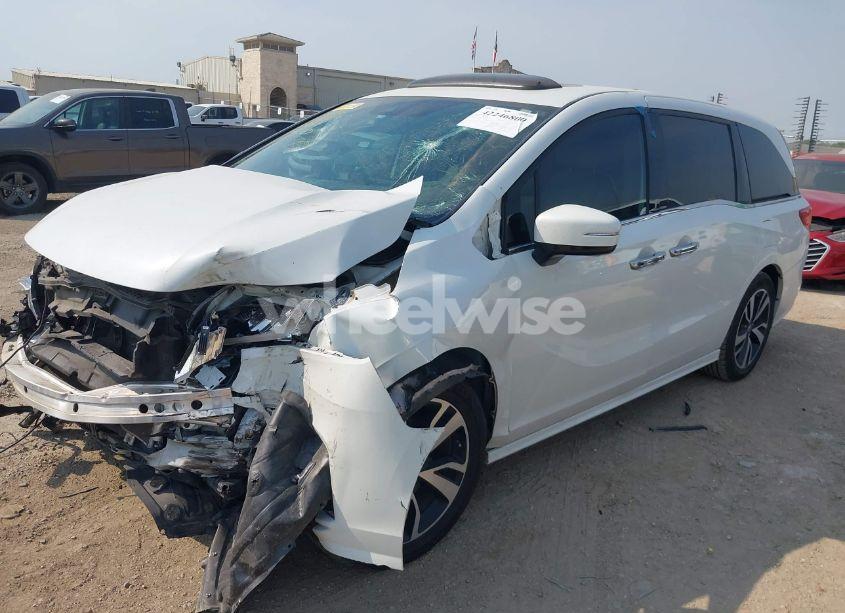 Photo 2 of 2020 Honda Odyssey ELITE (VIN 5FNRL6H9XLB040967)