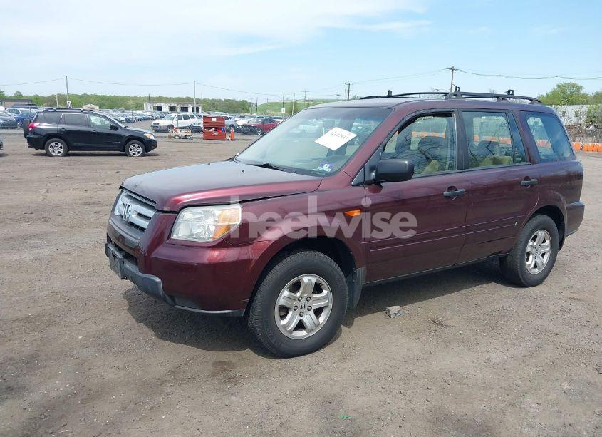 Photo 2 of 2007 Honda Pilot LX (VIN 5FNYF18107B016599)