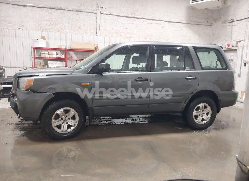 Photo 14 of 2007 Honda Pilot LX (VIN 5FNYF18107B018031)