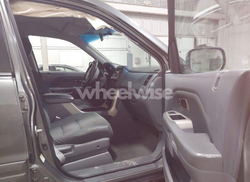 Photo 5 of 2007 Honda Pilot LX (VIN 5FNYF18107B018031)