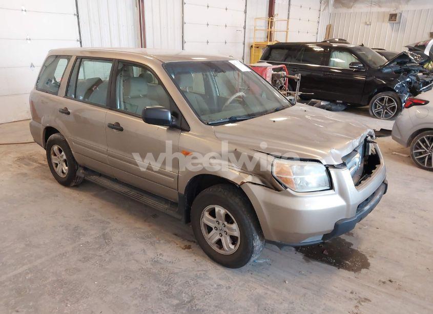 2006 Honda Pilot LX (VIN 5FNYF18116B000247) main photo