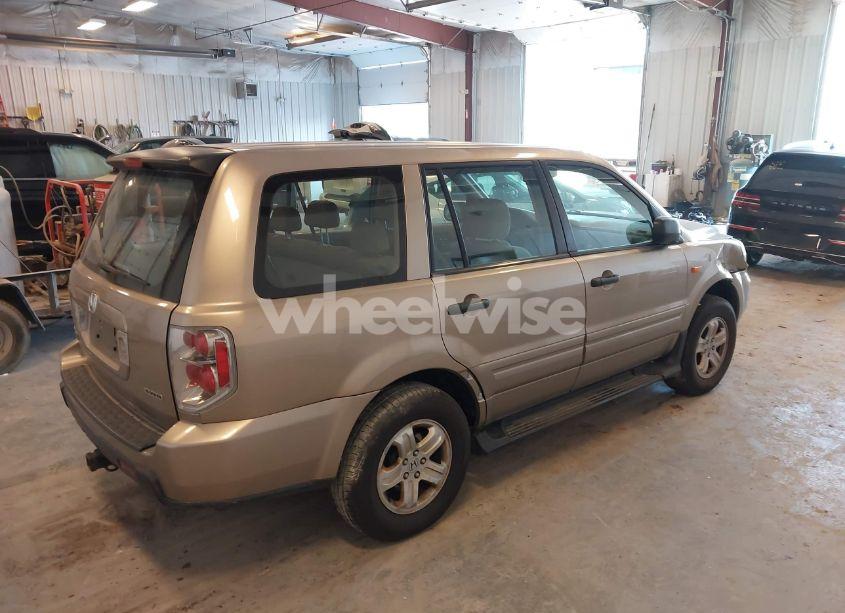 Photo 4 of 2006 Honda Pilot LX (VIN 5FNYF18116B000247)