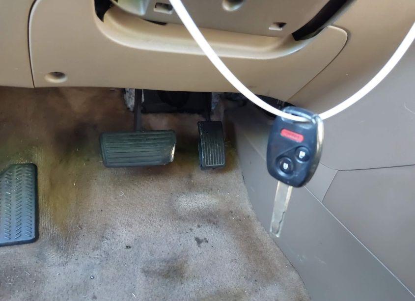 Photo 11 of 2006 Honda Pilot LX (VIN 5FNYF18136B000234)