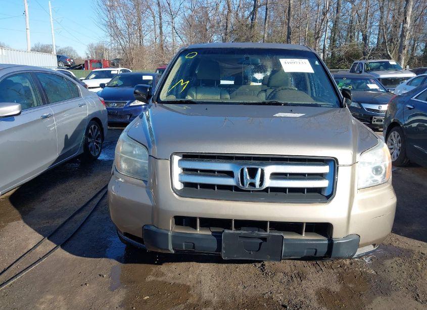 Photo 12 of 2006 Honda Pilot LX (VIN 5FNYF18136B000234)