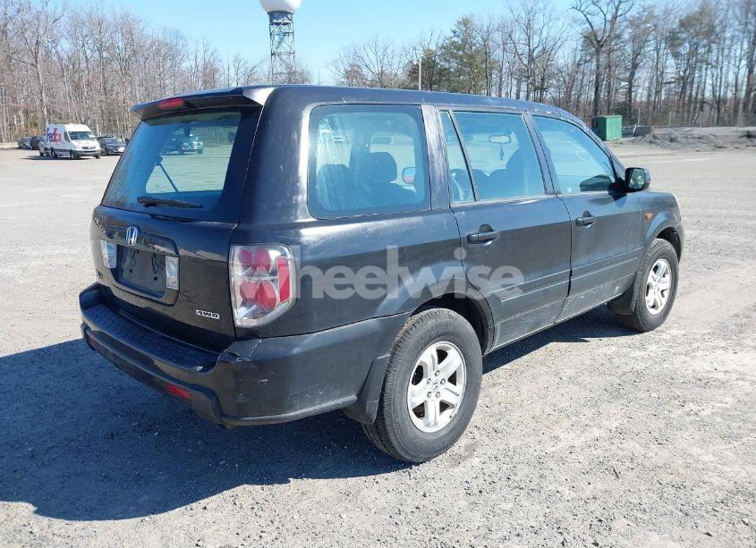 Photo 4 of 2006 Honda Pilot LX (VIN 5FNYF18136B010777)