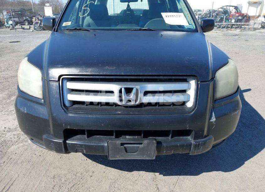 Photo 6 of 2006 Honda Pilot LX (VIN 5FNYF18136B010777)