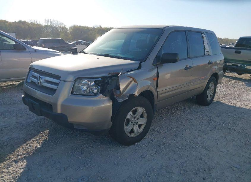 Photo 2 of 2006 Honda Pilot LX (VIN 5FNYF18156B005824)