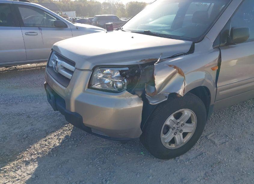 Photo 6 of 2006 Honda Pilot LX (VIN 5FNYF18156B005824)