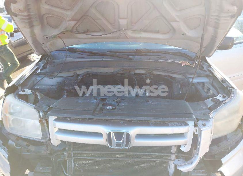 Photo 10 of 2007 Honda Pilot LX (VIN 5FNYF18167B012783)