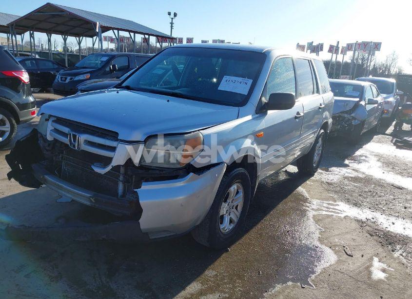 Photo 2 of 2007 Honda Pilot LX (VIN 5FNYF18167B012783)
