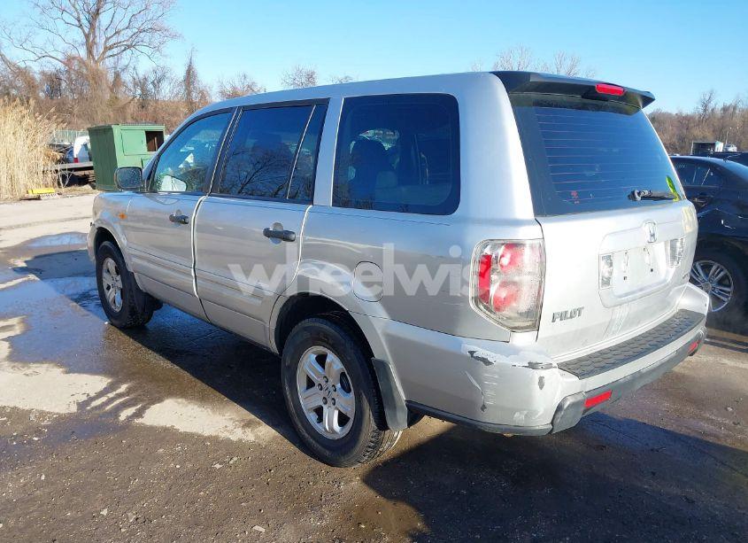 Photo 3 of 2007 Honda Pilot LX (VIN 5FNYF18167B012783)
