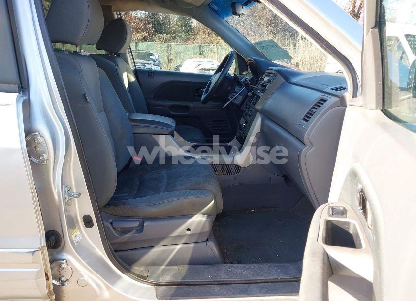 Photo 5 of 2007 Honda Pilot LX (VIN 5FNYF18167B012783)