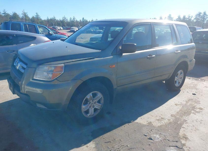 Photo 2 of 2007 Honda Pilot LX (VIN 5FNYF18177B029723)
