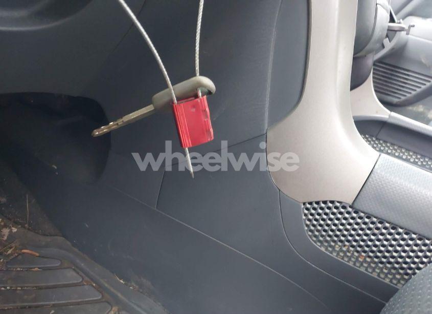 Photo 11 of 2006 Honda Pilot LX (VIN 5FNYF18196B018205)