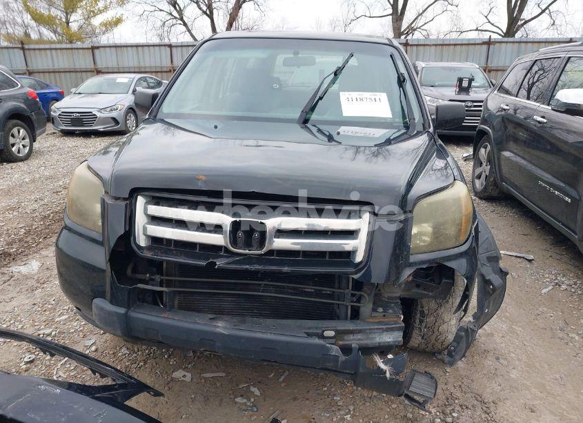 Photo 12 of 2006 Honda Pilot LX (VIN 5FNYF18196B018205)