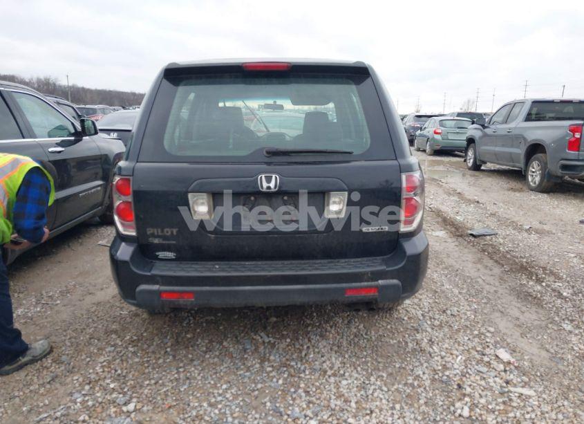 Photo 16 of 2006 Honda Pilot LX (VIN 5FNYF18196B018205)