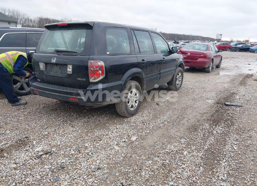 Photo 4 of 2006 Honda Pilot LX (VIN 5FNYF18196B018205)