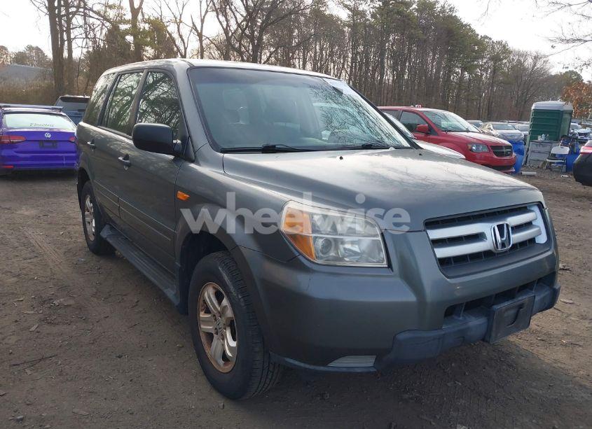 2007 Honda Pilot LX (VIN 5FNYF18197B029433) main photo