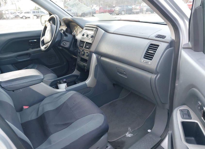 Photo 5 of 2008 Honda Pilot VP (VIN 5FNYF18238B042172)