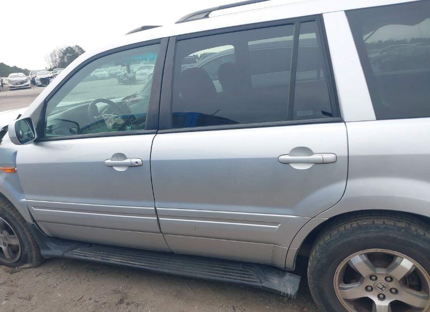 Photo 15 of 2008 Honda Pilot SE (VIN 5FNYF18308B005394)