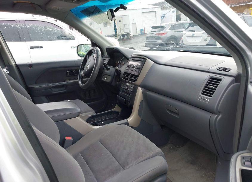 Photo 5 of 2008 Honda Pilot SE (VIN 5FNYF18318B039019)