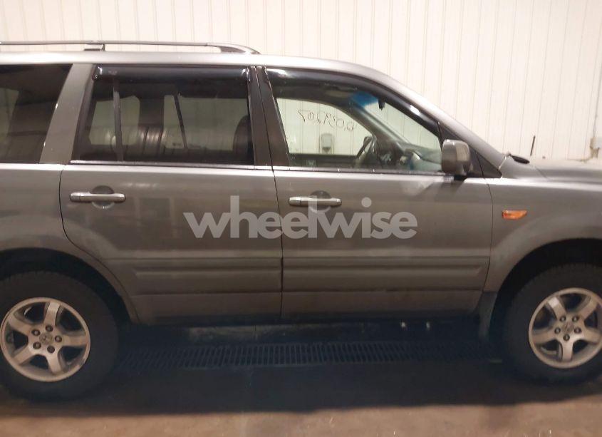 Photo 13 of 2008 Honda Pilot SE (VIN 5FNYF18338B007463)