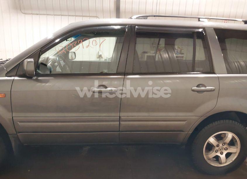 Photo 14 of 2008 Honda Pilot SE (VIN 5FNYF18338B007463)