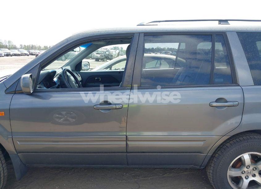 Photo 14 of 2008 Honda Pilot SE (VIN 5FNYF18348B042609)