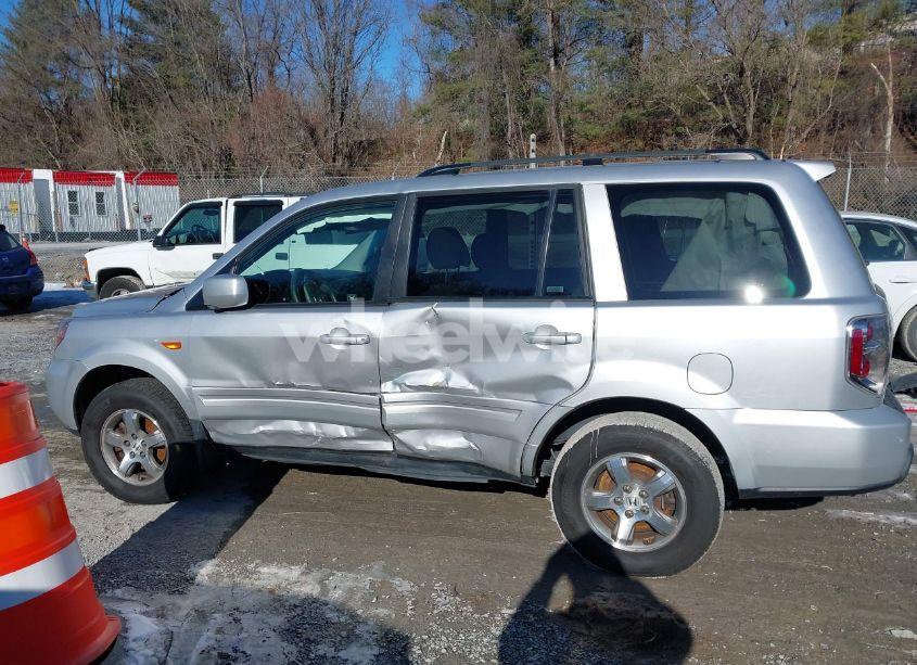Photo 14 of 2008 Honda Pilot SE (VIN 5FNYF18368B005240)