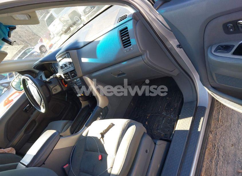 Photo 5 of 2008 Honda Pilot SE (VIN 5FNYF18368B005240)