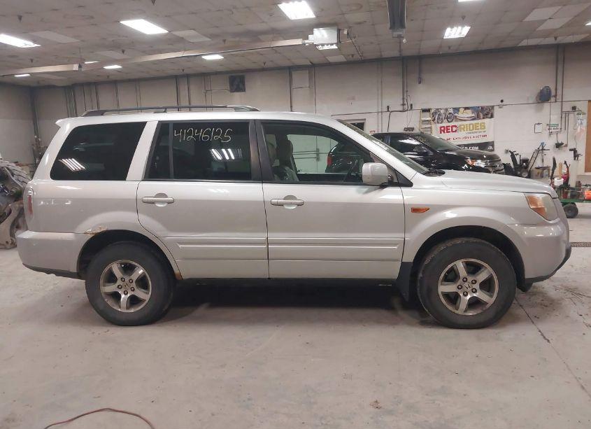 Photo 14 of 2008 Honda Pilot SE (VIN 5FNYF18368B051117)