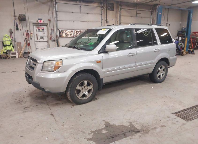 Photo 2 of 2008 Honda Pilot SE (VIN 5FNYF18368B051117)