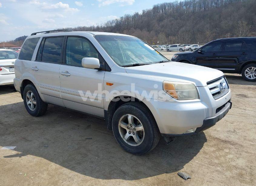 2008 Honda Pilot SE (VIN 5FNYF18388B018930) main photo