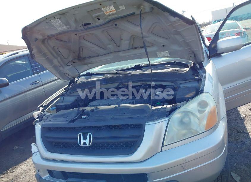 Photo 10 of 2005 Honda Pilot EX (VIN 5FNYF18405B052459)