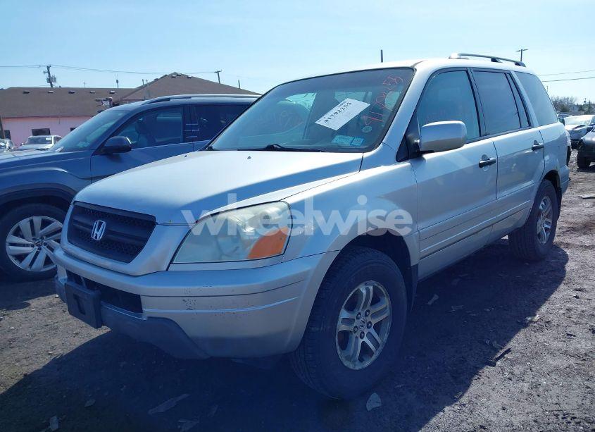 Photo 2 of 2005 Honda Pilot EX (VIN 5FNYF18405B052459)