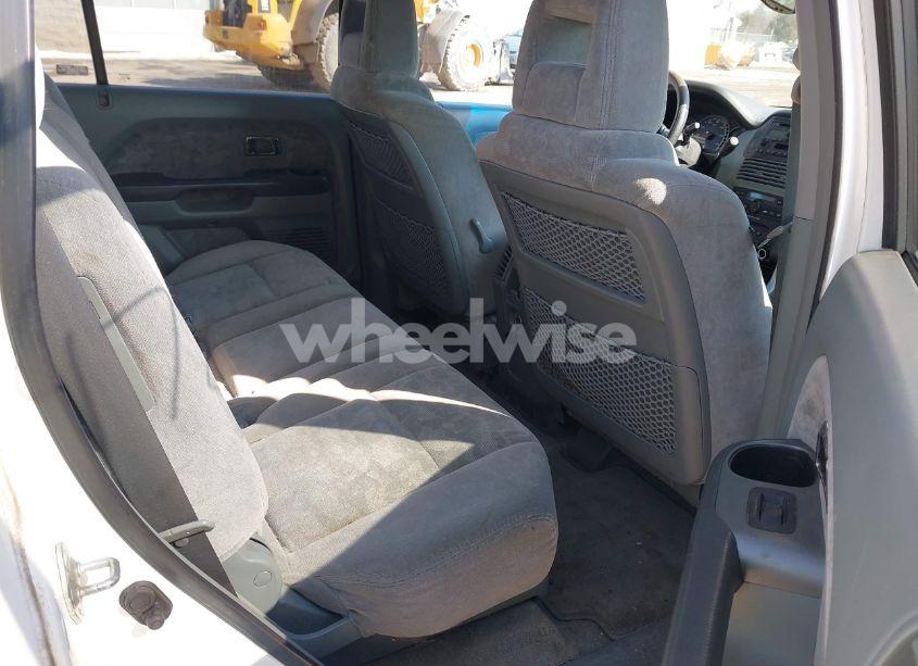 Photo 8 of 2005 Honda Pilot EX (VIN 5FNYF18405B062067)