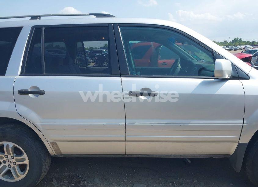 Photo 13 of 2005 Honda Pilot EX (VIN 5FNYF18415B003335)