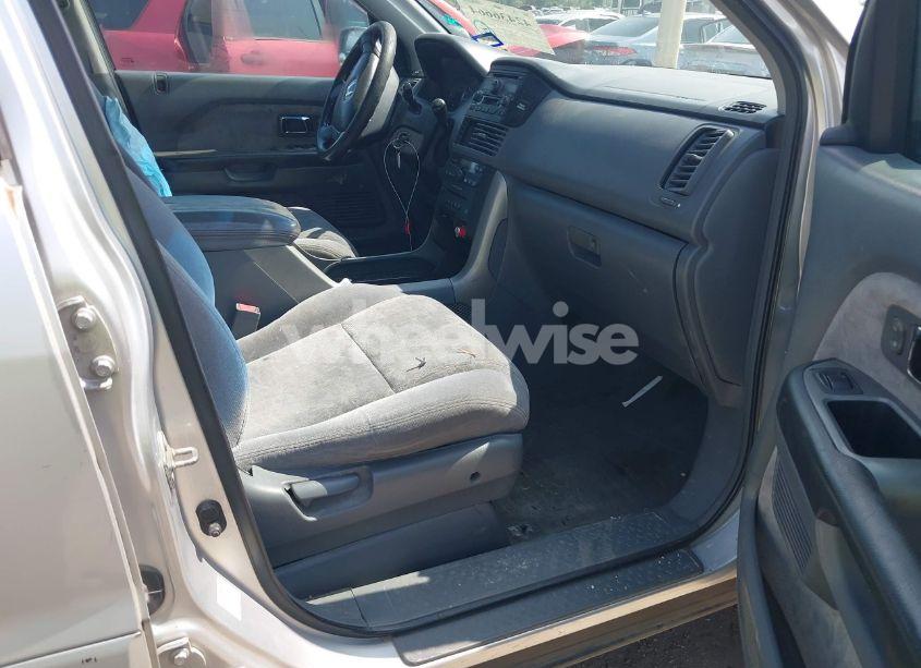 Photo 5 of 2005 Honda Pilot EX (VIN 5FNYF18415B003335)