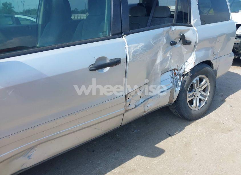 Photo 6 of 2005 Honda Pilot EX (VIN 5FNYF18415B003335)