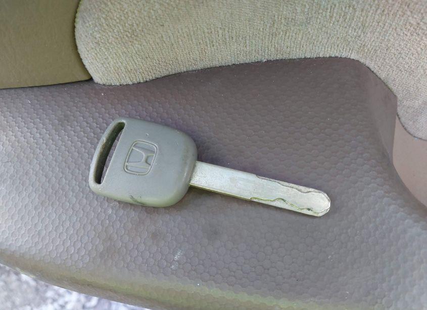 Photo 11 of 2005 Honda Pilot EX (VIN 5FNYF18415B008597)