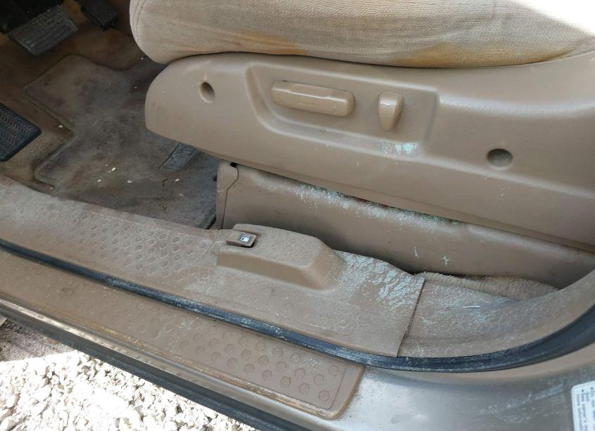 Photo 13 of 2005 Honda Pilot EX (VIN 5FNYF18415B008597)