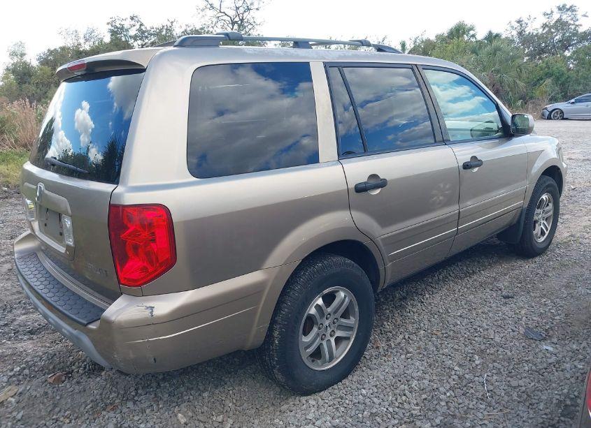 Photo 4 of 2005 Honda Pilot EX (VIN 5FNYF18415B008597)